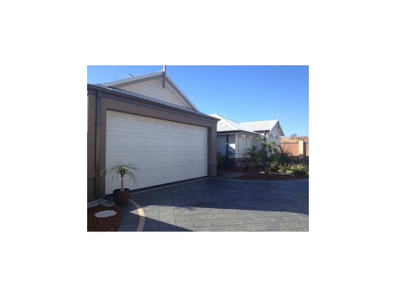 16 Sequin Close, Meadow Springs WA 6210