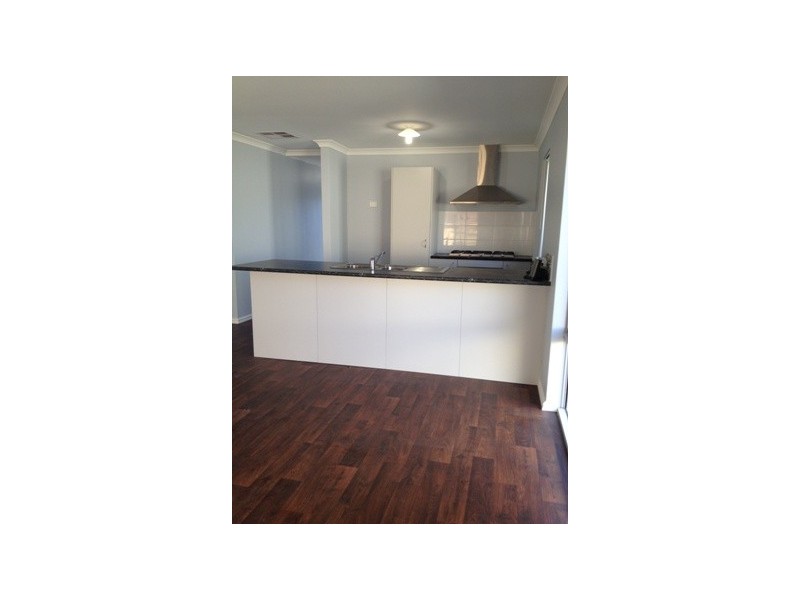 43 Warburton Trail, Lakelands WA 6180