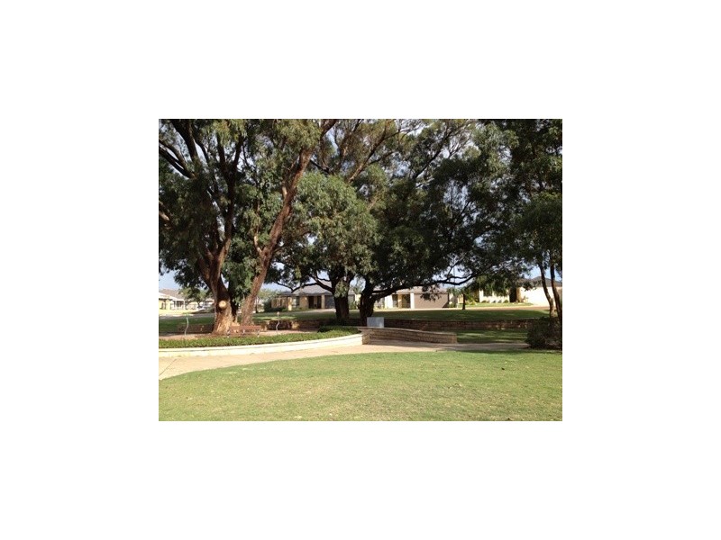 43 Warburton Trail, Lakelands WA 6180