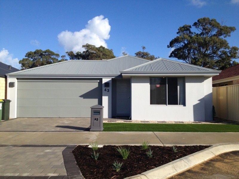 43 Warburton Trail, Lakelands WA 6180