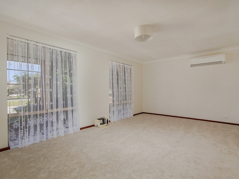 1A Tennyson Avenue, Halls Head WA 6210