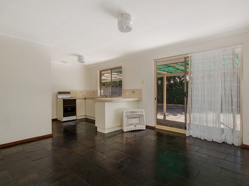 1A Tennyson Avenue, Halls Head WA 6210