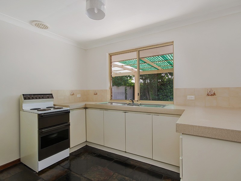 1A Tennyson Avenue, Halls Head WA 6210