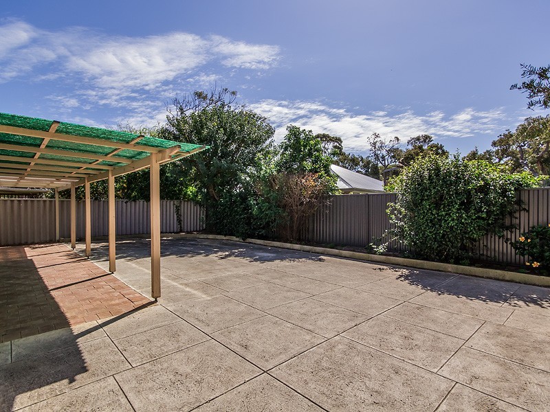 1A Tennyson Avenue, Halls Head WA 6210