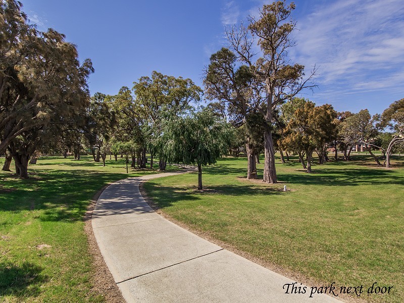 1A Tennyson Avenue, Halls Head WA 6210