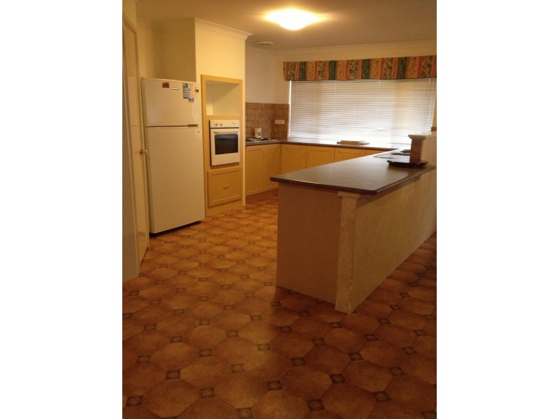 2 WILDFLOWER, Singleton WA 6175