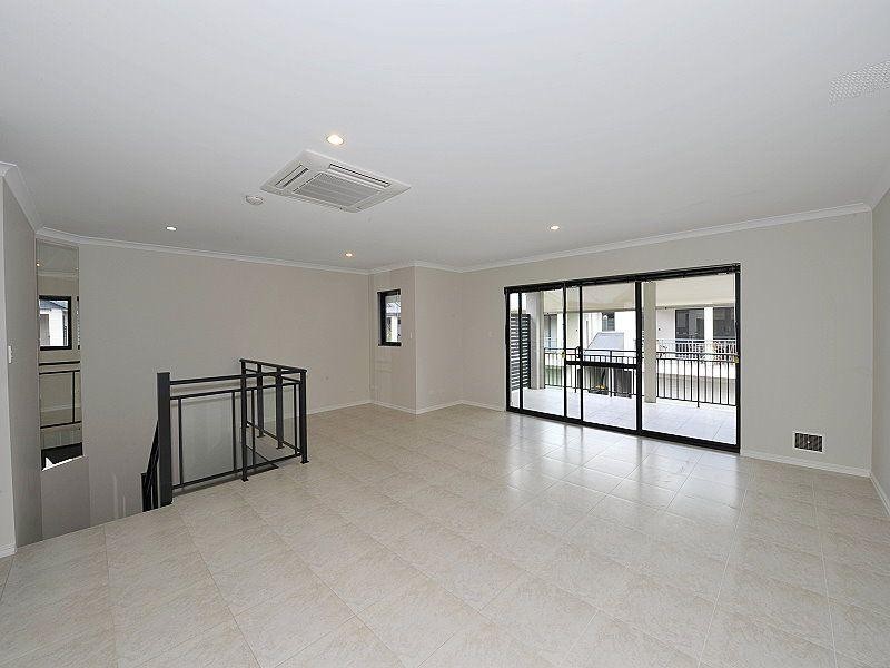 11/28 Davey Street, Mandurah WA 6210