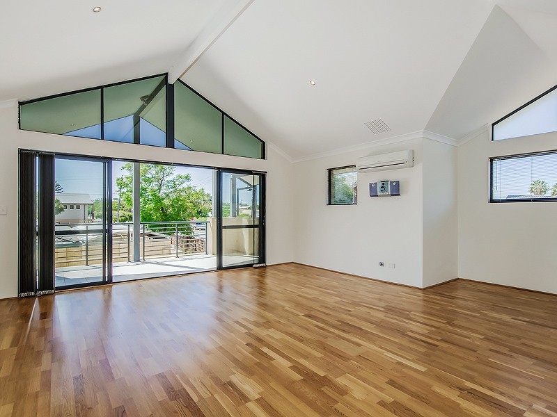 1/18 Davey Street, Mandurah WA 6210