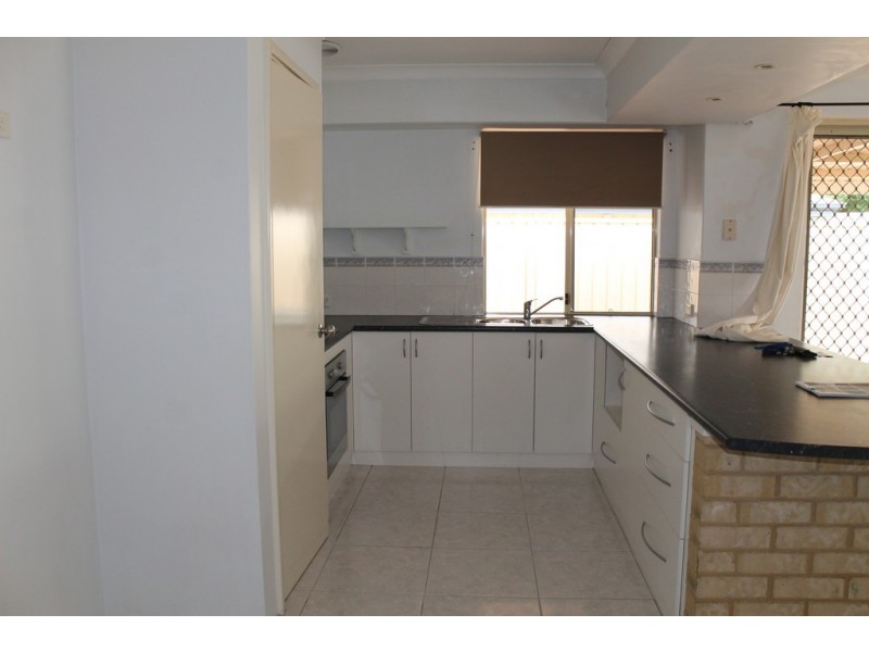 12B Darter Place, Halls Head WA 6210