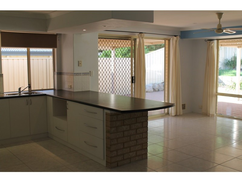 12B Darter Place, Halls Head WA 6210