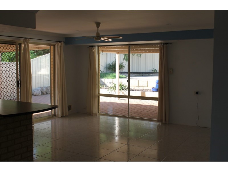 12B Darter Place, Halls Head WA 6210