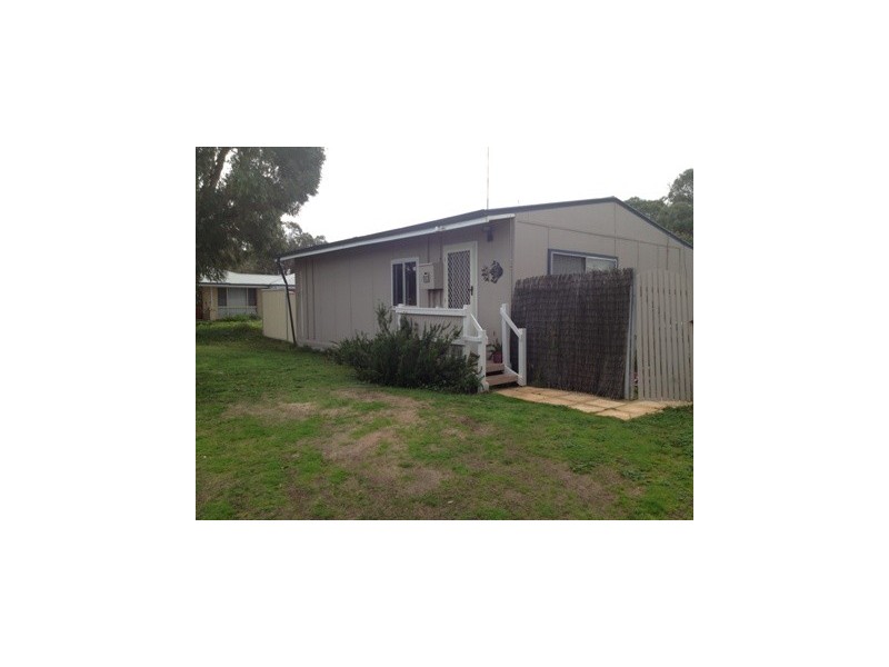 8B Parmelia Ave, Madora Bay WA 6210