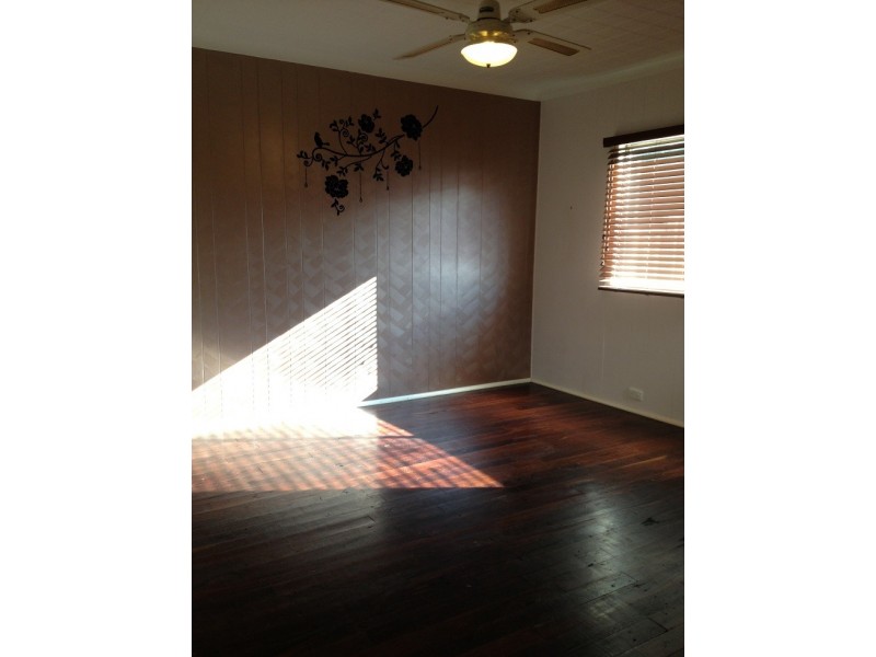 8B Parmelia Ave, Madora Bay WA 6210