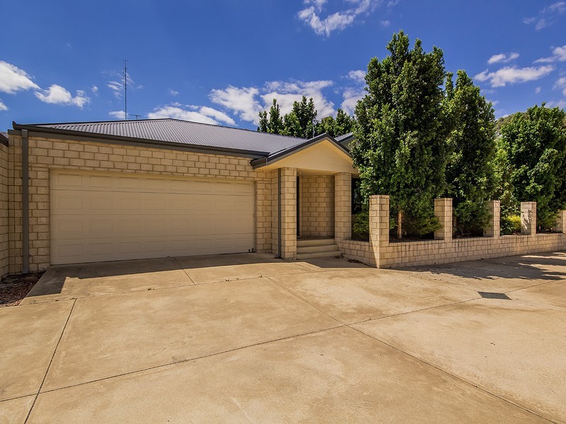 5/9 Kings Place, Waroona WA 6215