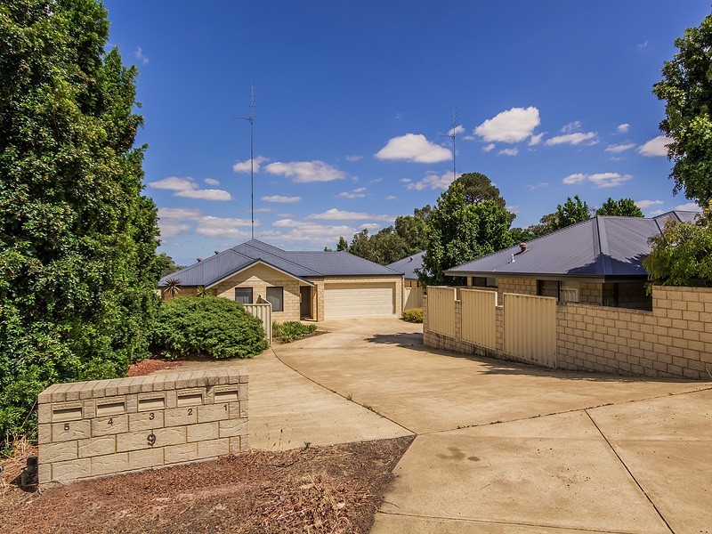 5/9 Kings Place, Waroona WA 6215