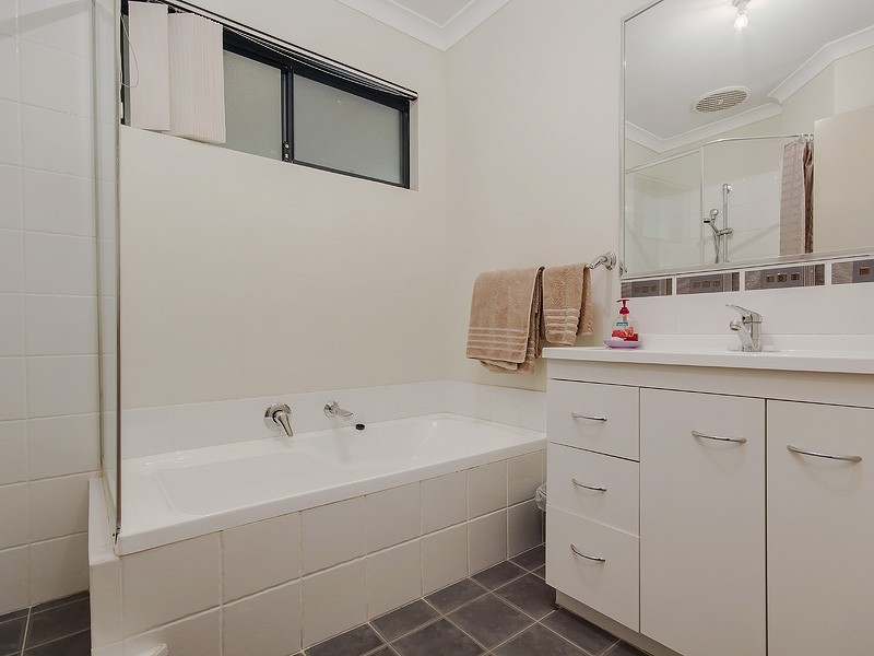 5/9 Kings Place, Waroona WA 6215