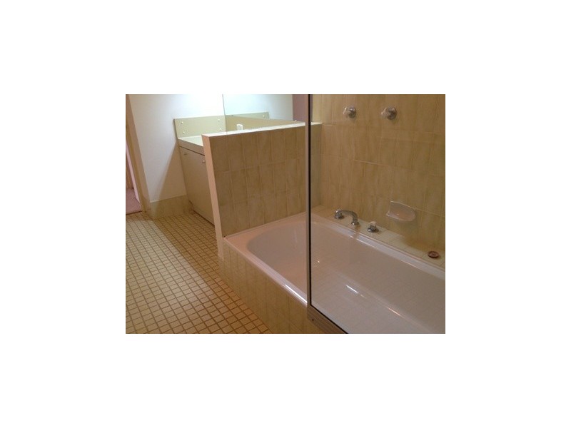 18/6 Valley Road, Halls Head WA 6210