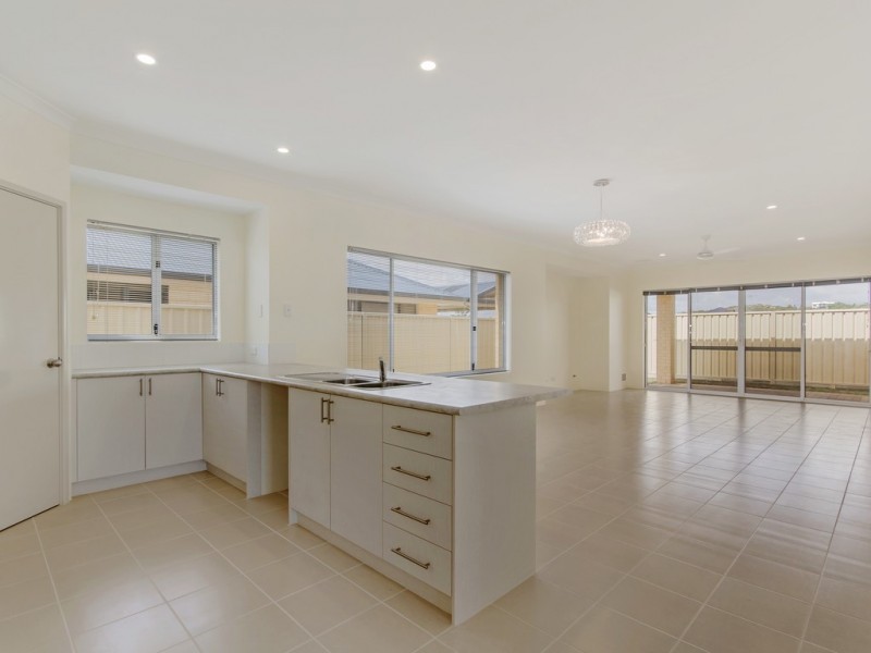 9 Seashells Crescent, Singleton WA 6175
