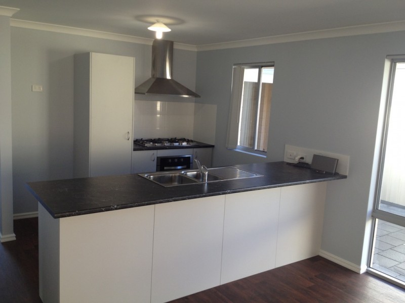 43 Warburton Trail, Lakelands WA 6180