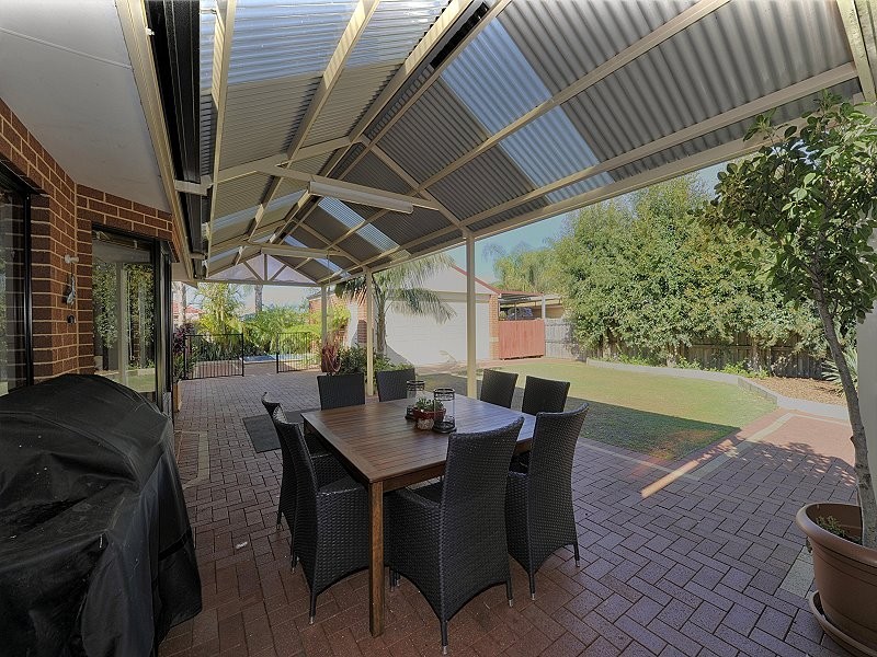 17 Cleopatra Drive, Coodanup WA 6210