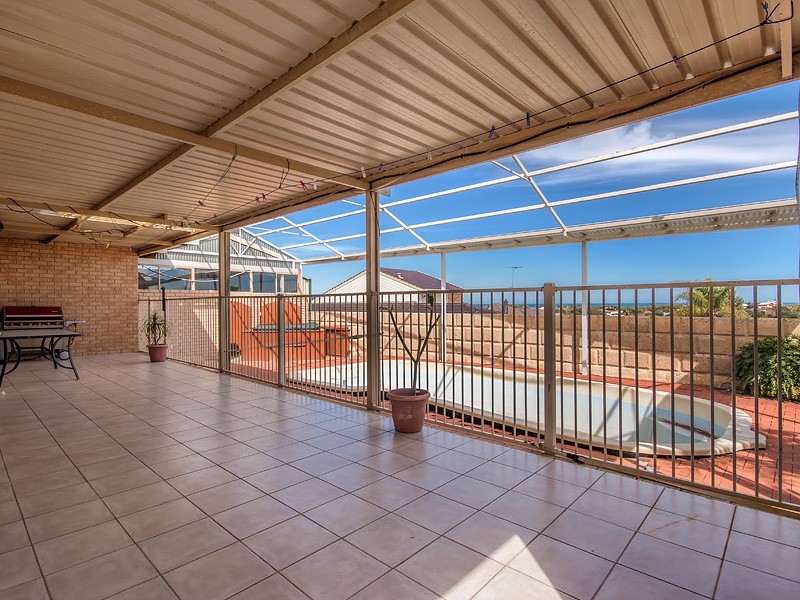 10 Magnolia Rise, Halls Head WA 6210