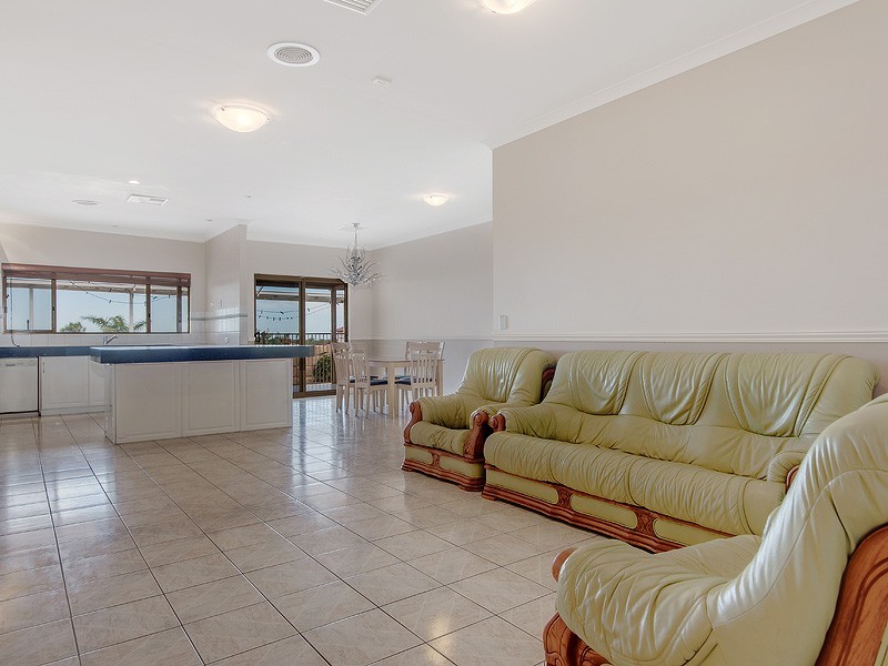 10 Magnolia Rise, Halls Head WA 6210