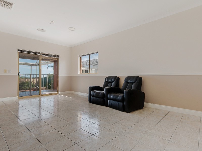 10 Magnolia Rise, Halls Head WA 6210