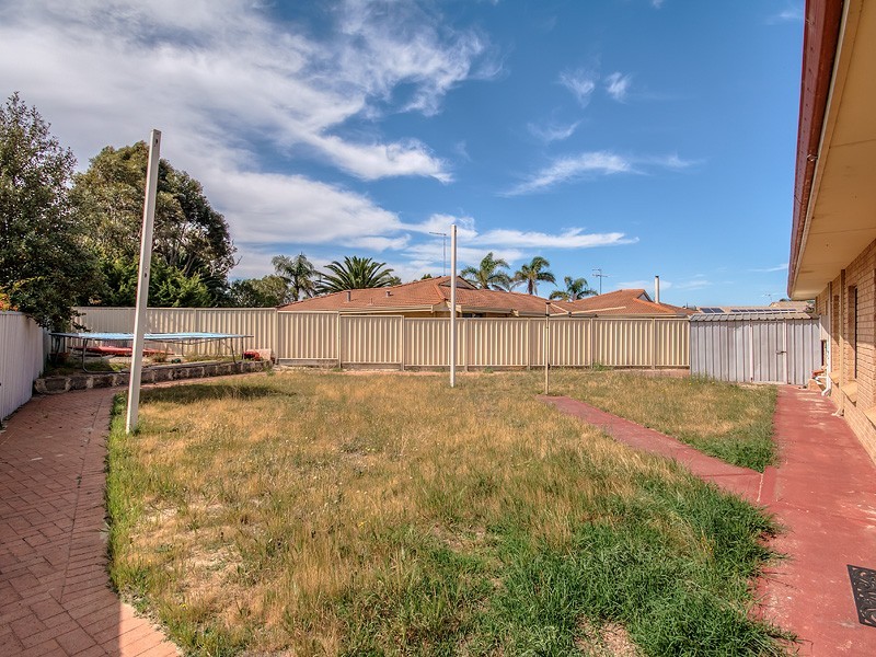 10 Magnolia Rise, Halls Head WA 6210