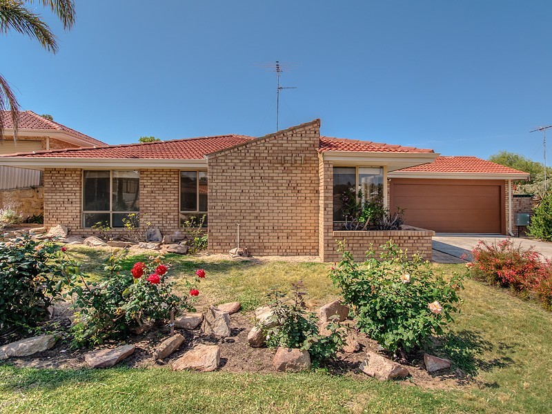 4 Newstead Close, Halls Head WA 6210