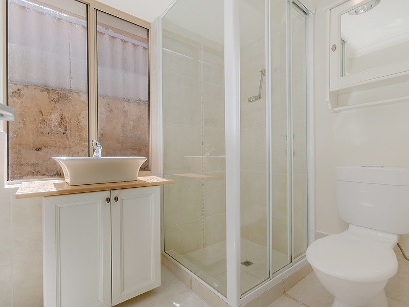 4 Newstead Close, Halls Head WA 6210