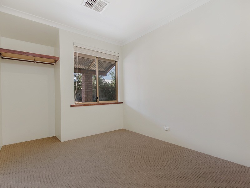 4 Newstead Close, Halls Head WA 6210