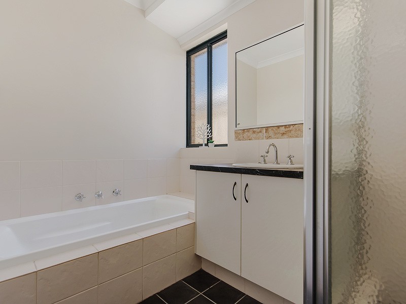 24 Peacock Avenue, Singleton WA 6175