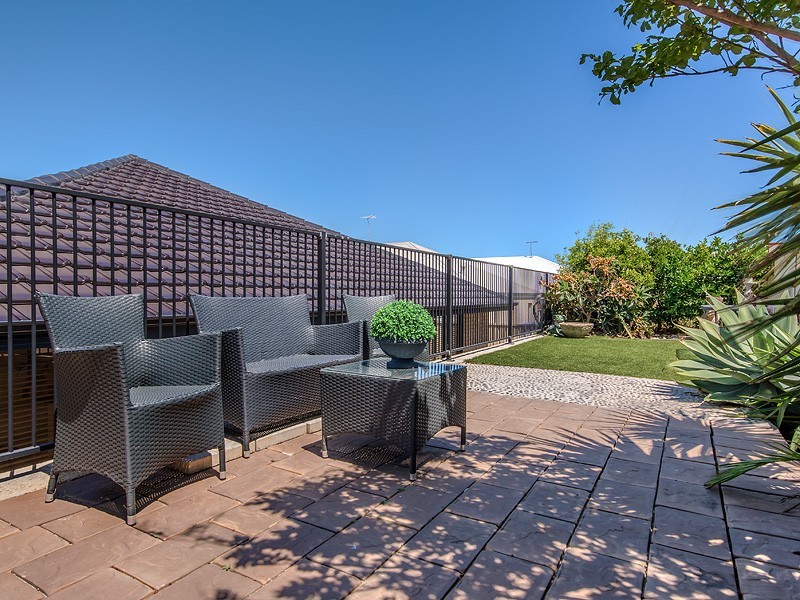 24 Peacock Avenue, Singleton WA 6175