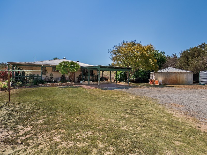 205 Woodland Parade, Stake Hill WA 6181