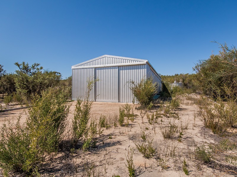 205 Woodland Parade, Stake Hill WA 6181