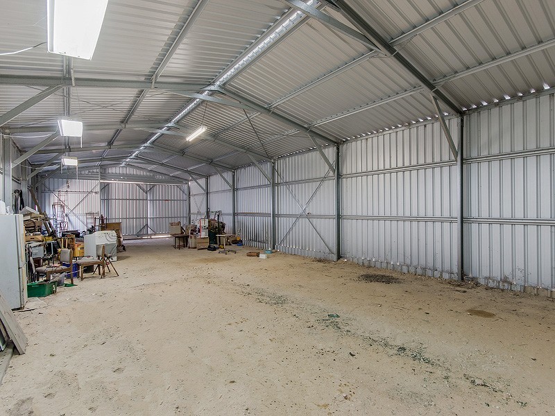 205 Woodland Parade, Stake Hill WA 6181