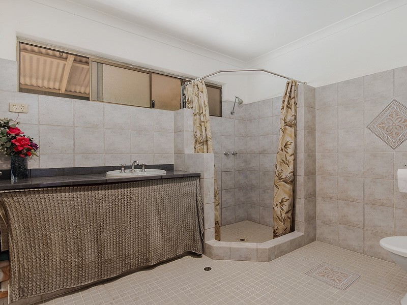 205 Woodland Parade, Stake Hill WA 6181