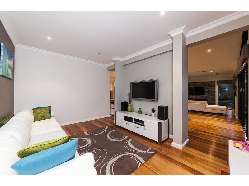 30 Cormorant Key, Wannanup WA 6210