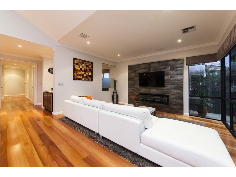 30 Cormorant Key, Wannanup WA 6210