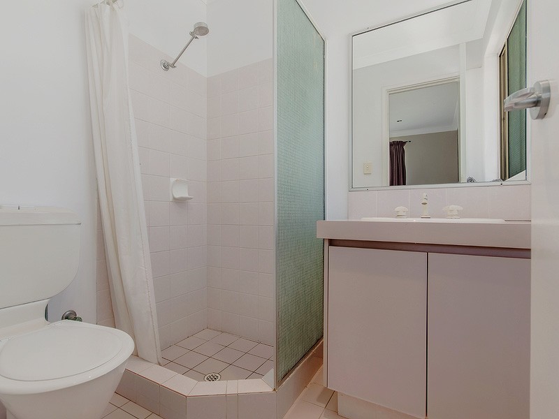 4 Tarata Close, Halls Head WA 6210