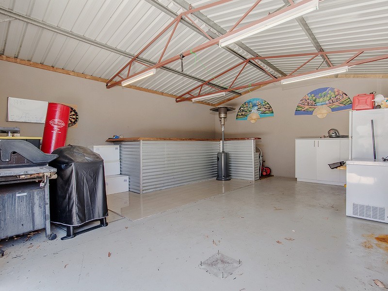 4 Tarata Close, Halls Head WA 6210