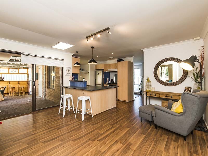 60 Kenton Way, Rockingham WA 6168