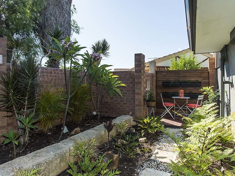 60 Kenton Way, Rockingham WA 6168