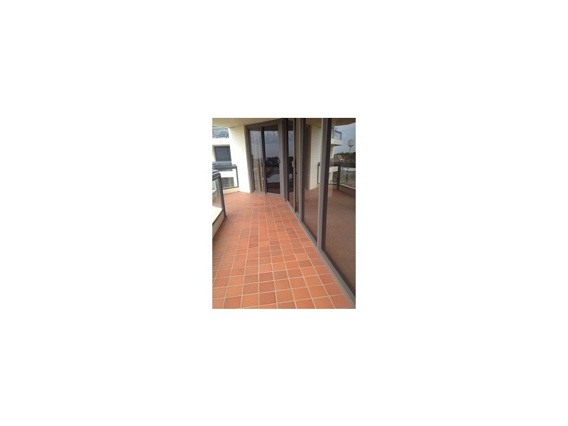 18A/6 Valley Road, Halls Head WA 6210