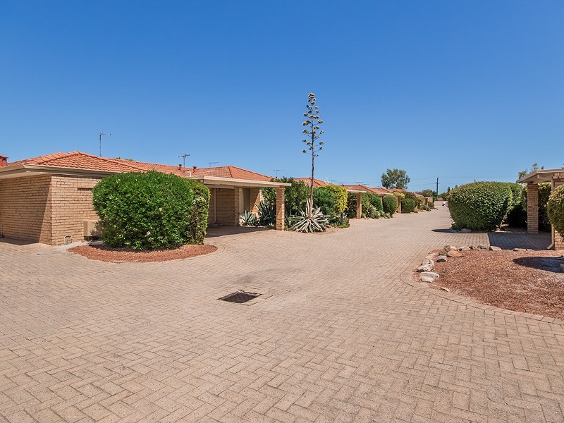 18/96 Simpson Avenue, Rockingham WA 6168