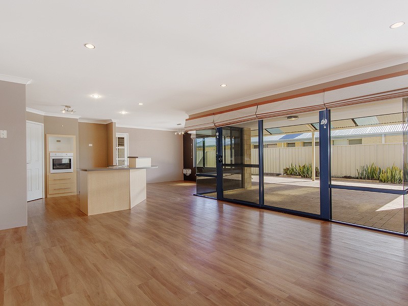 10 Lord Hobart Drive, Madora Bay WA 6210