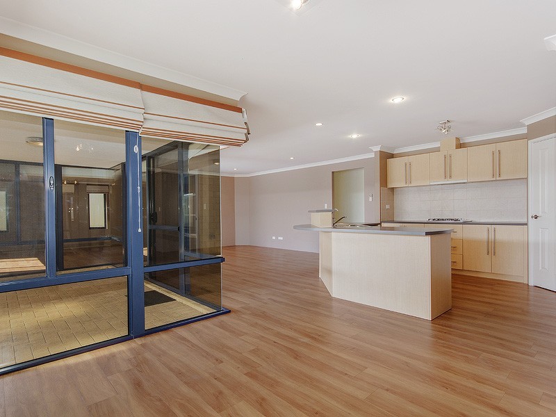 10 Lord Hobart Drive, Madora Bay WA 6210