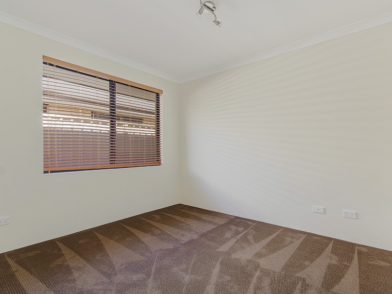 10 Lord Hobart Drive, Madora Bay WA 6210