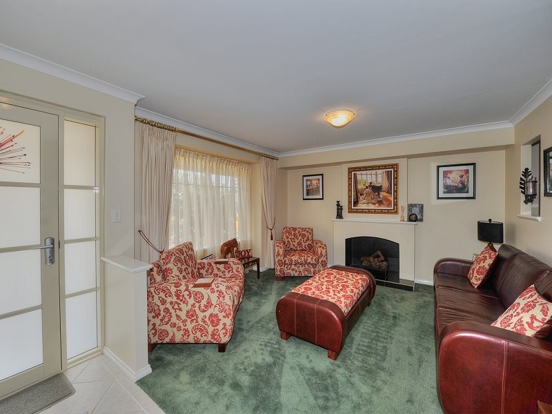 9 Coastal Retreat, Wannanup WA 6210
