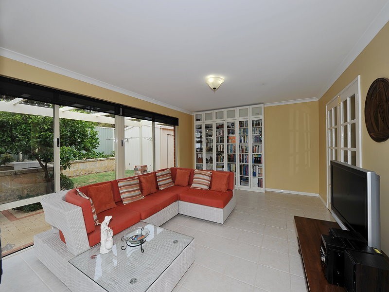 9 Coastal Retreat, Wannanup WA 6210